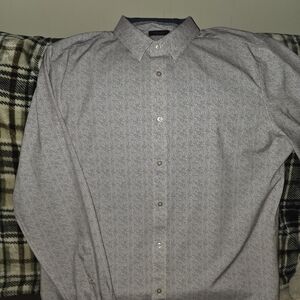 Men's Gray Button-Up Shirt